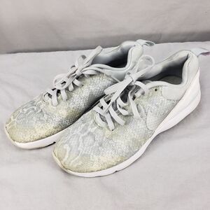 Nike Air Max Siren womens Size 7  White Grey running cross training walking